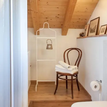 Vista 別荘 チェルノッビオ